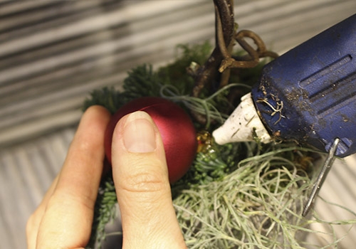 Kogletræ - Lim kugler på