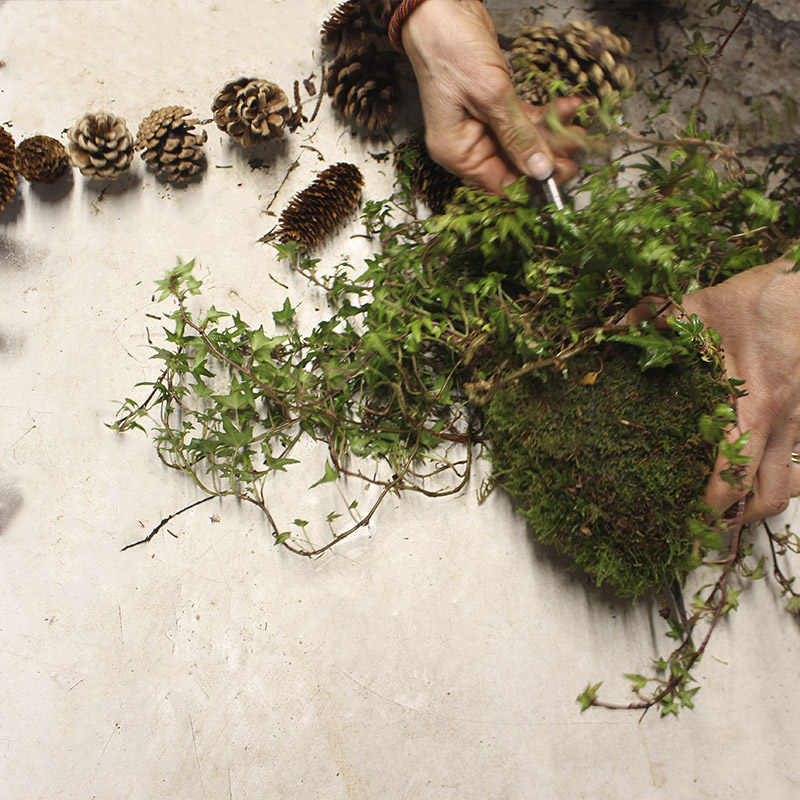 Stik guirlande igennem rodnet